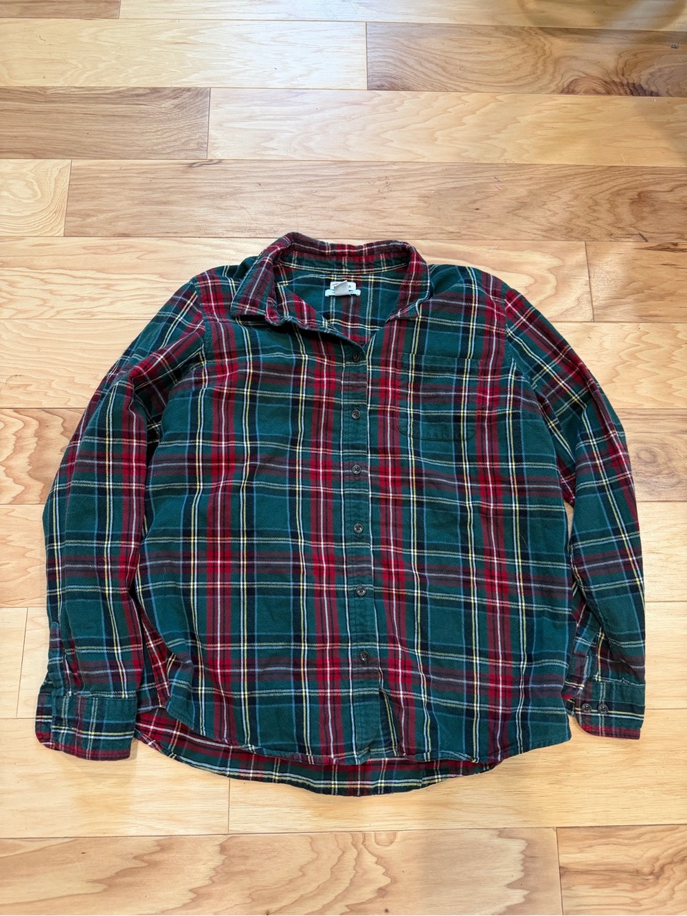 L.L.Bean Men’s XL Slightly Fitted Flannel Shirt Green Red Plaid Cotton